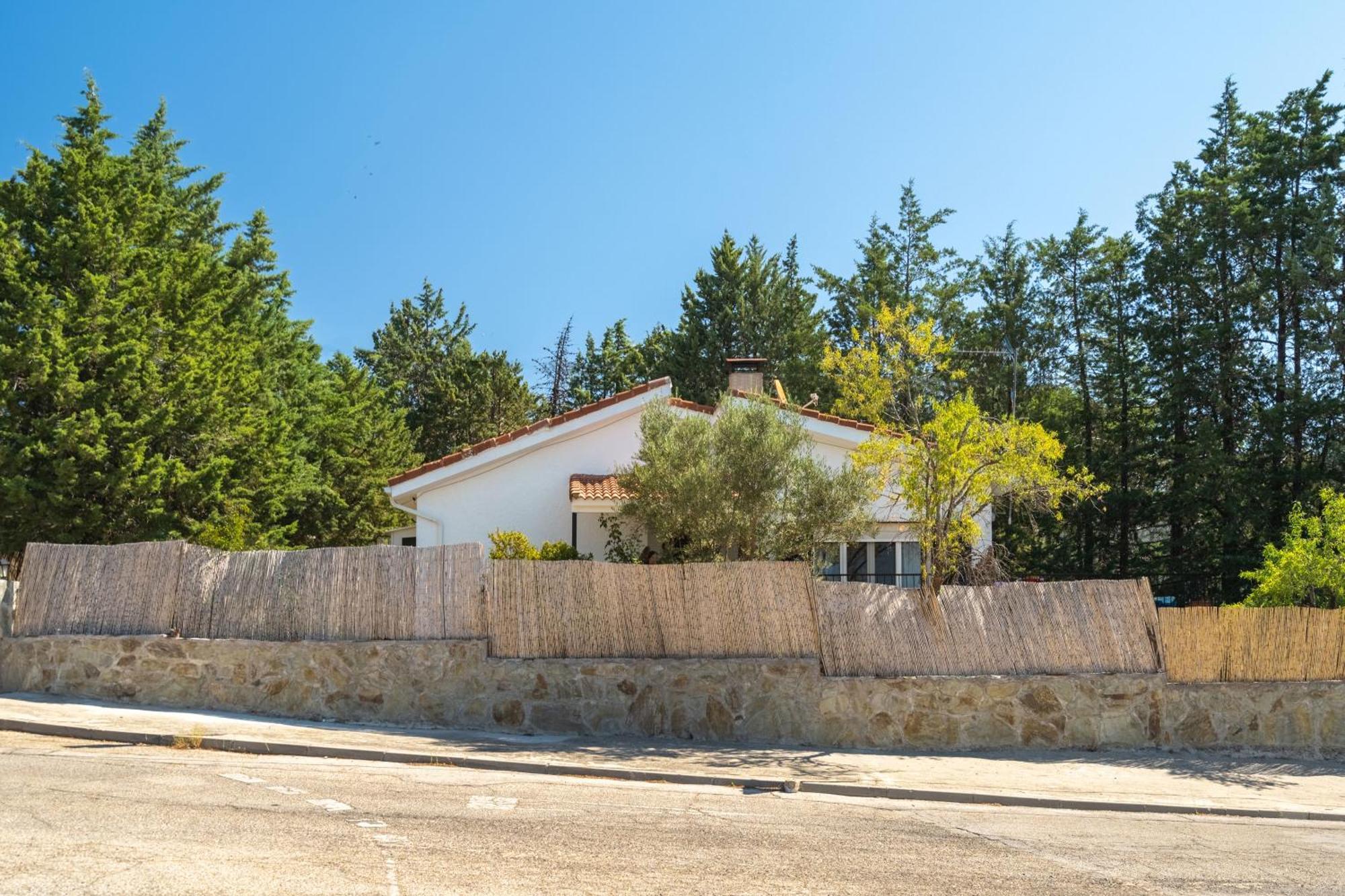 Casa Rural Los Olivos De Robledo De Chavela La Estacion エクステリア 写真